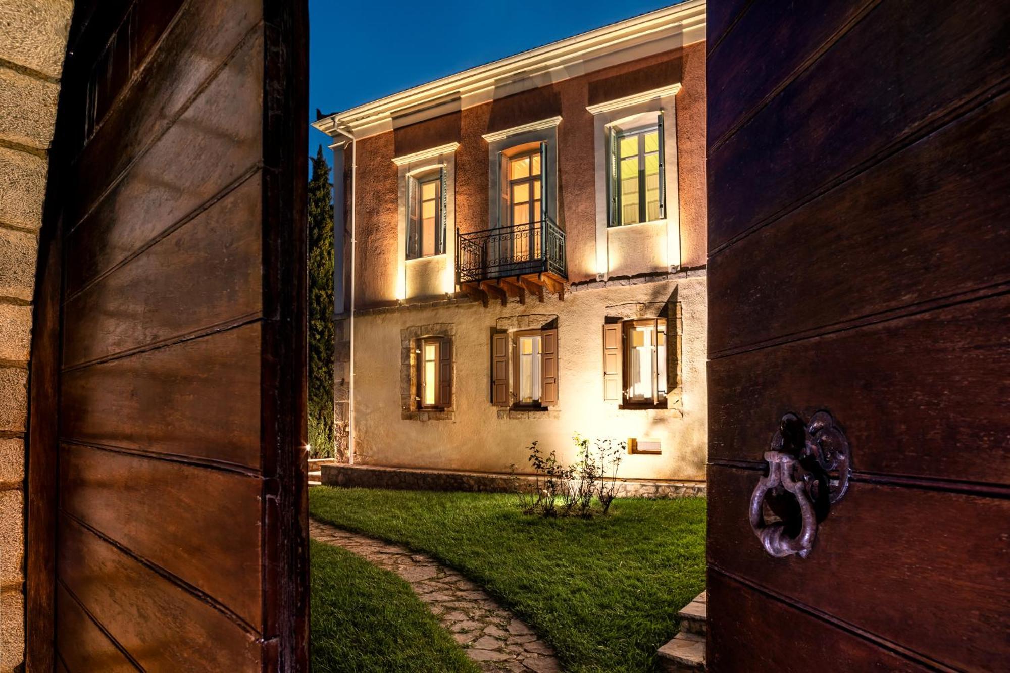 Hotel Archontiko Parnassus Dadi Amfiklia Exteriér fotografie