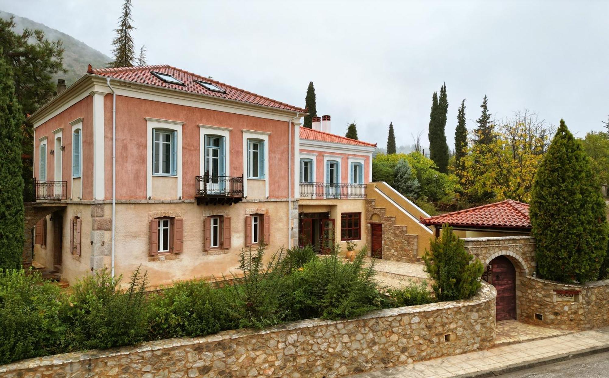 Hotel Archontiko Parnassus Dadi Amfiklia Exteriér fotografie